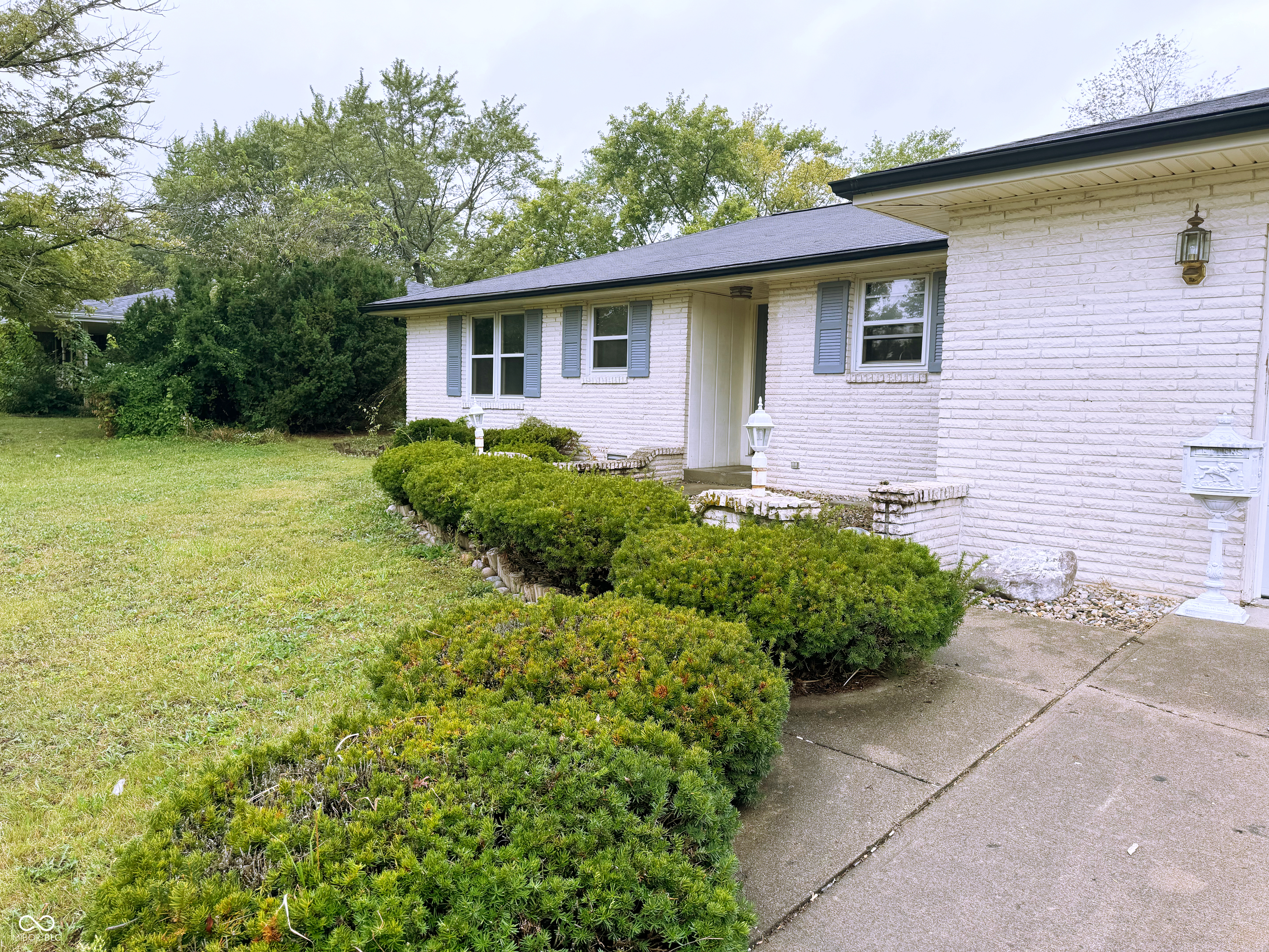 810 Piccadilli Road Anderson, IN 46013 - Photo 4 of 32 Gallery Image 4