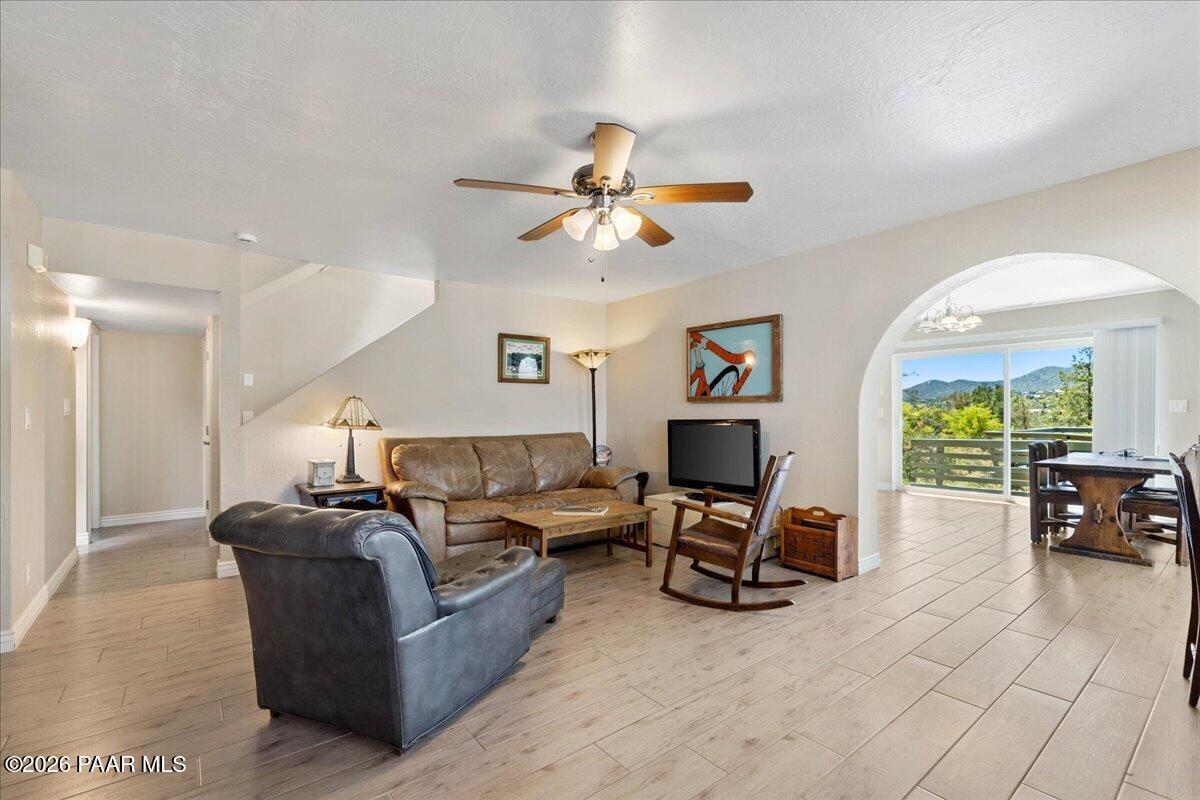 1930 Thumb Butte Road Prescott, AZ 86305 - Photo 4 of 40 Living Room