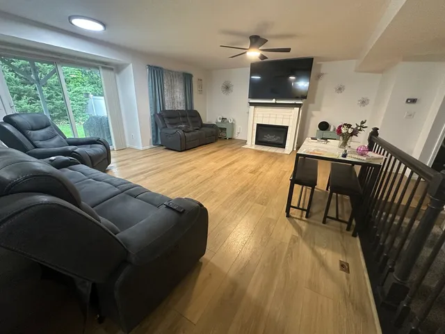 $250,000 | 311 South Towanda Avenue, Unit 1, Normal, IL 61761