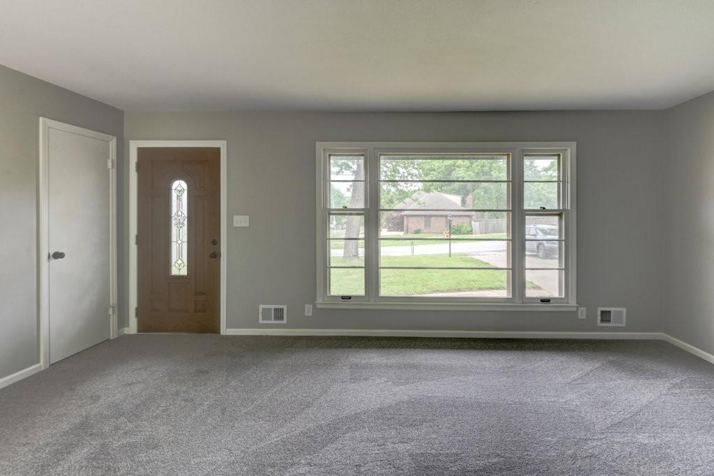 4407 South Phelps Road Independence, MO 64055 - Photo 15 of 32