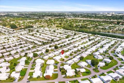 $385,000 | 1001 Southwest 6th Avenue, Boynton Beach, FL 33426