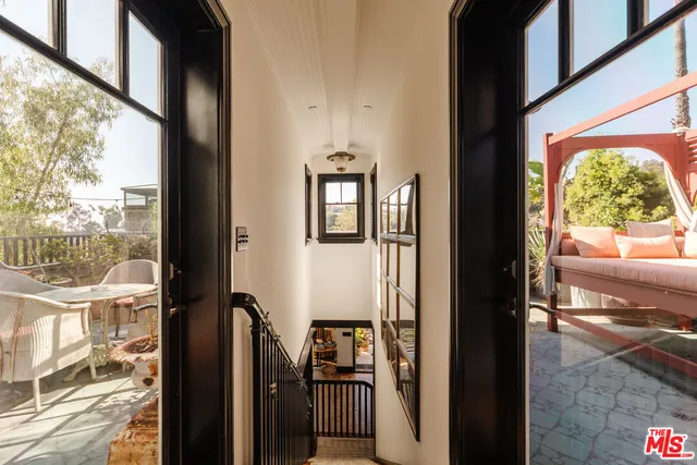 $22,000 | 430 Mesa Road, Santa Monica, CA 90402