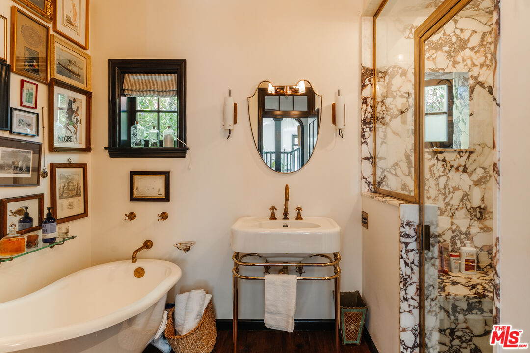 430 Mesa Road Santa Monica, CA 90402 - Photo 4 of 24