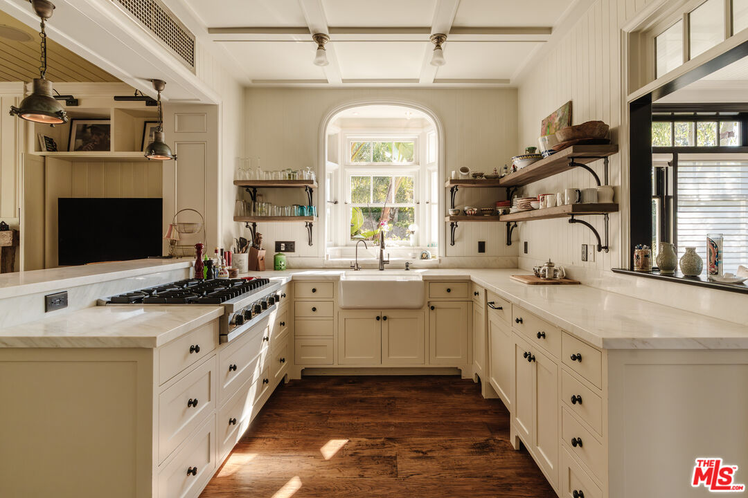 430 Mesa Road Santa Monica, CA 90402 - Photo 9 of 24