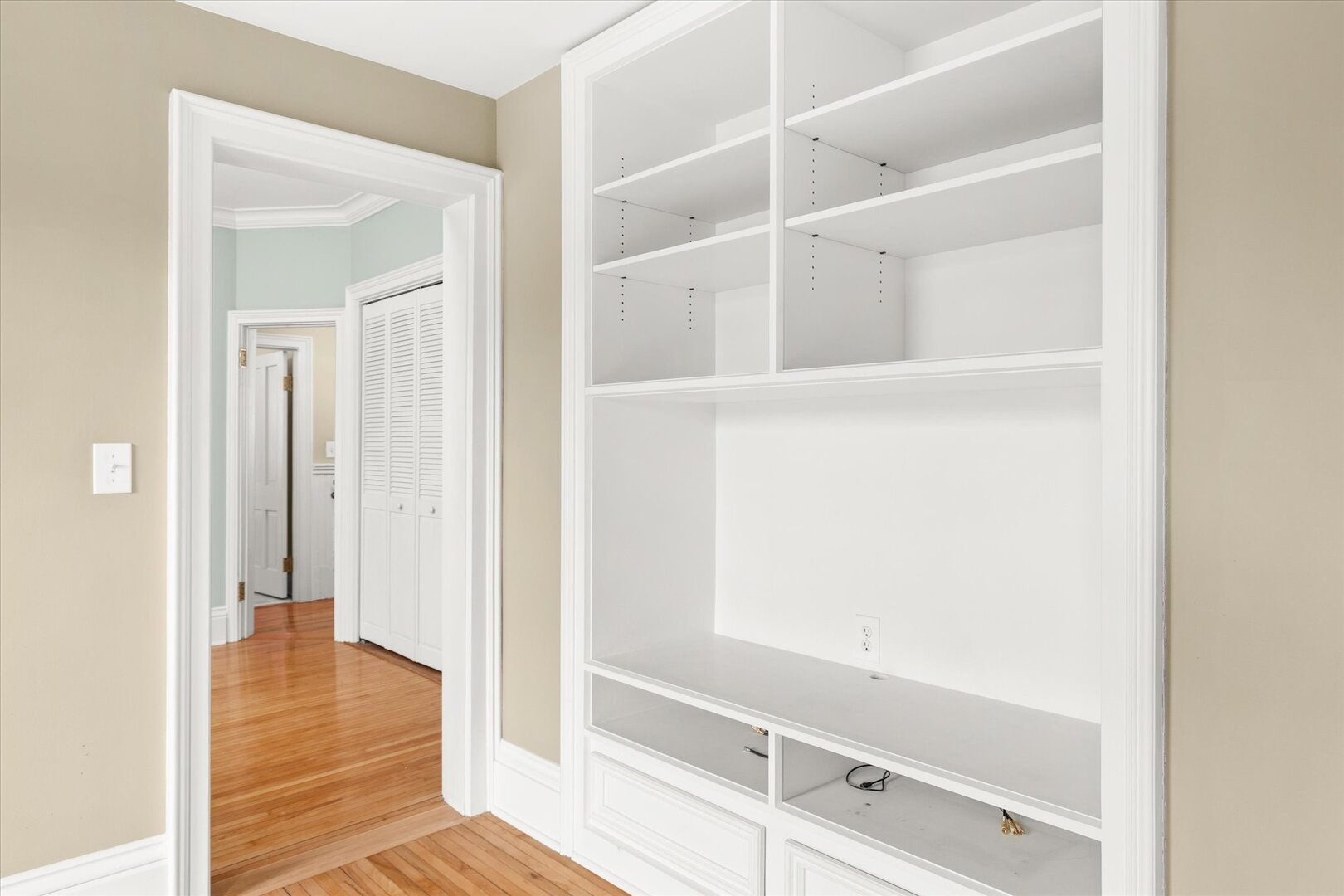 540 Pearl Street Ottawa, IL 61350 - Photo 40 of 70 a view of walk in closet with empty racks