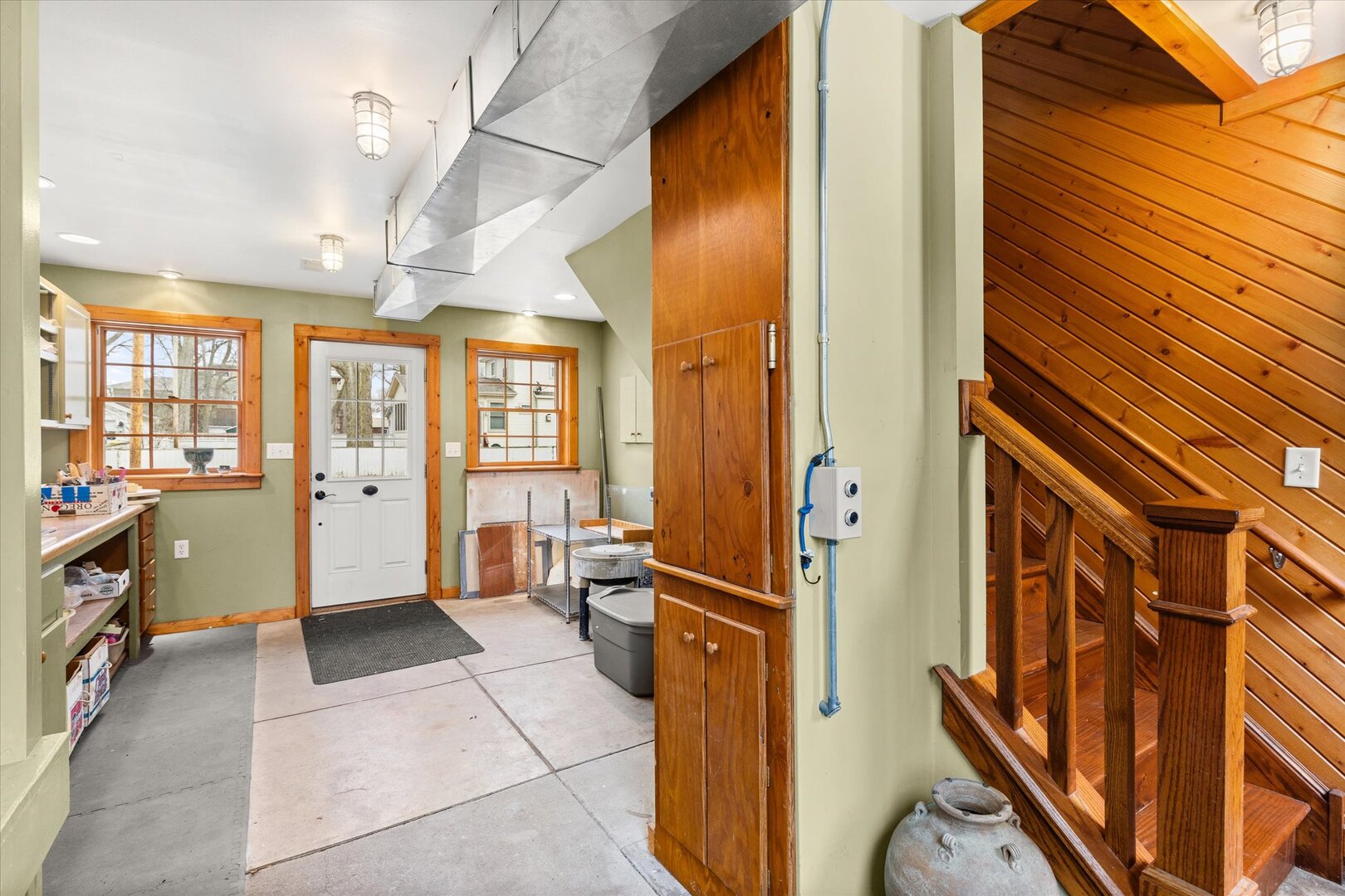 540 Pearl Street Ottawa, IL 61350 - Photo 58 of 70 a view of an entryway with a livingroom