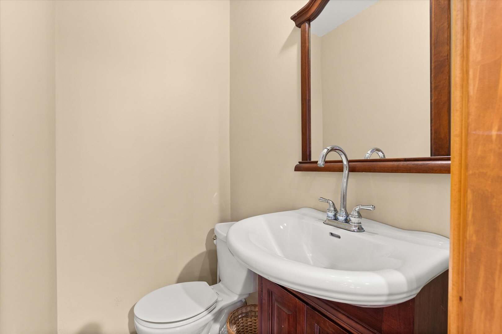 540 Pearl Street Ottawa, IL 61350 - Photo 62 of 70 a bathroom with a sink a toilet and mirror