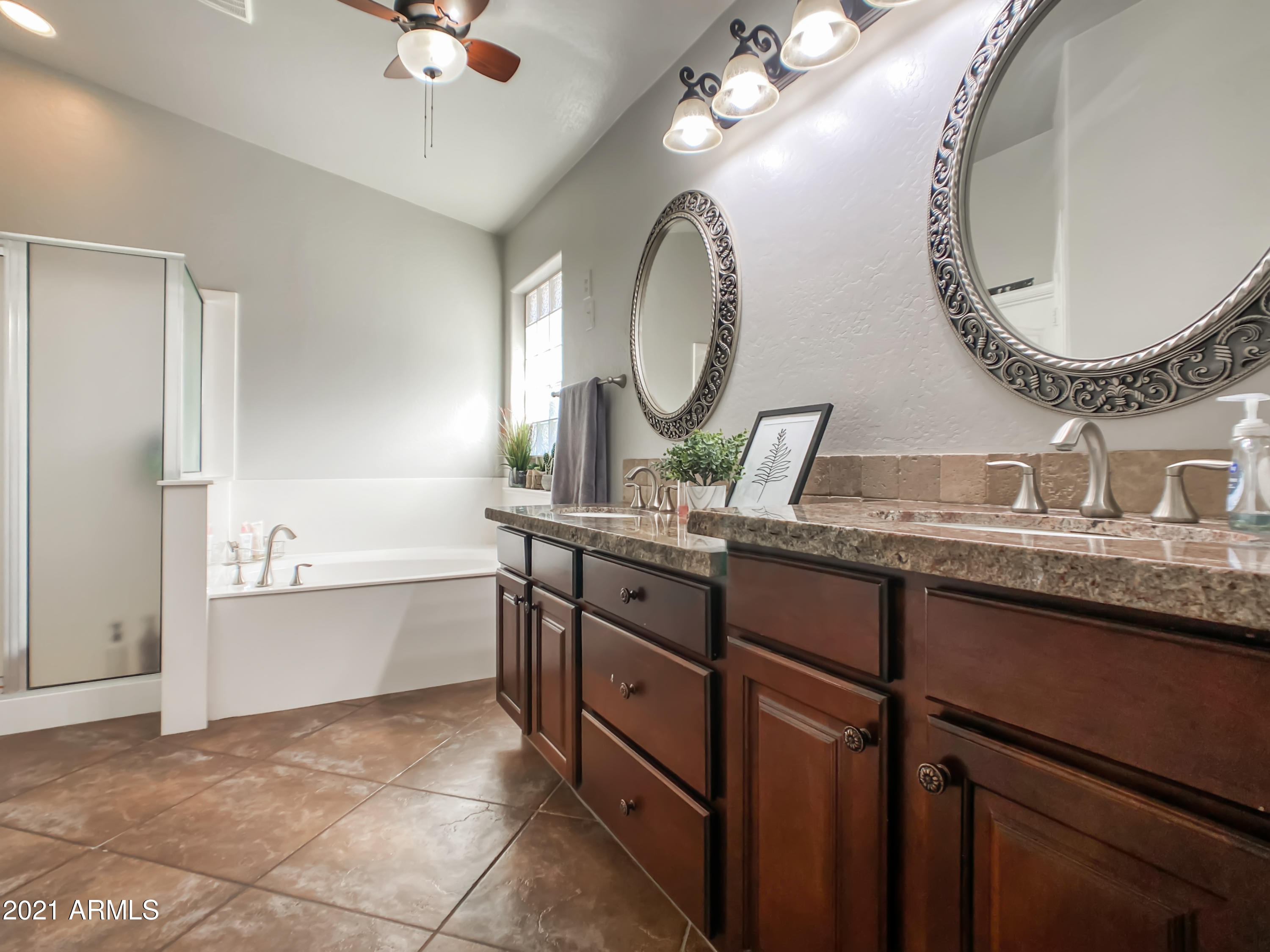2107 West Caleb Road Phoenix, AZ 85085 - Photo 14 of 30 Spacious Master Bathroom