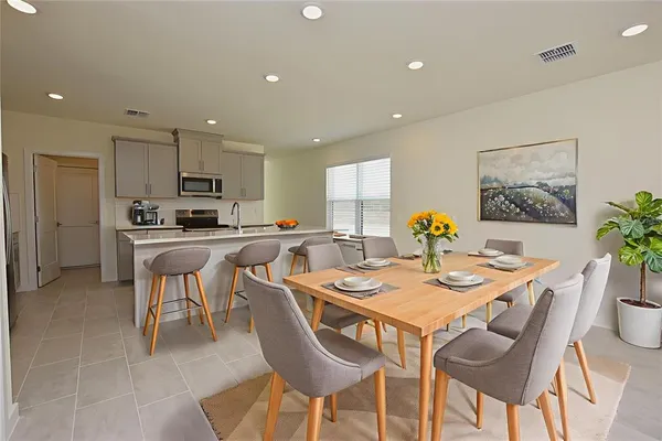 $2,700 | 3183 Cup Drive, Lakeland, FL 33803