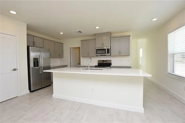 $2,700 | 3183 Cup Drive, Lakeland, FL 33803