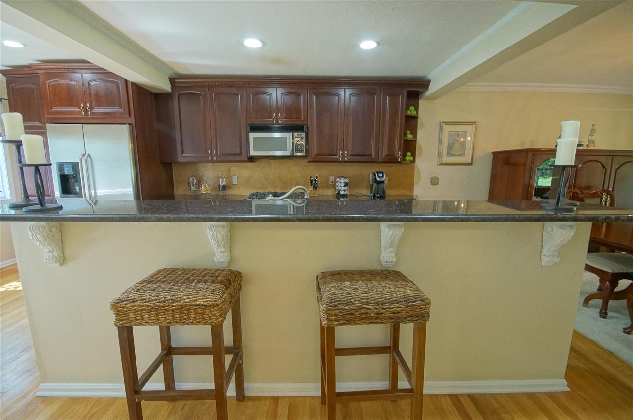 364 Winding Pond Road Londonderry, NH 03053 - Photo 12 of 37