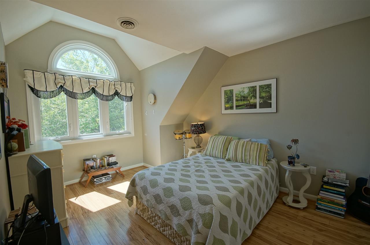 364 Winding Pond Road Londonderry, NH 03053 - Photo 5 of 37