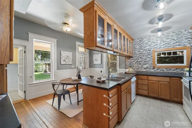 a kitchen with granite countertop lots of counter top space