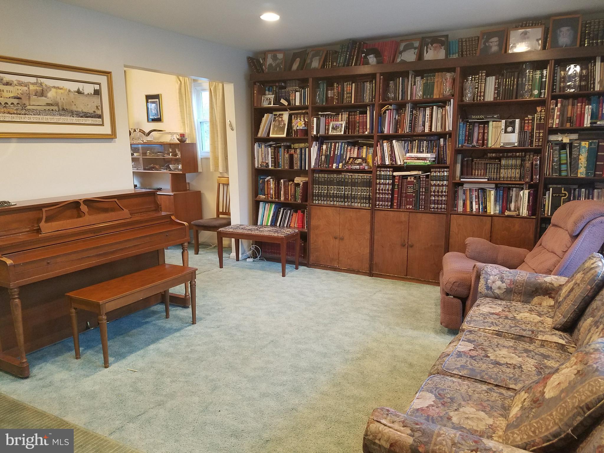 3812 Bancroft Road Baltimore, MD 21215 - Photo 3 of 14 Living Room