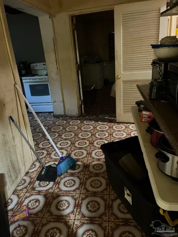 a view of utility room