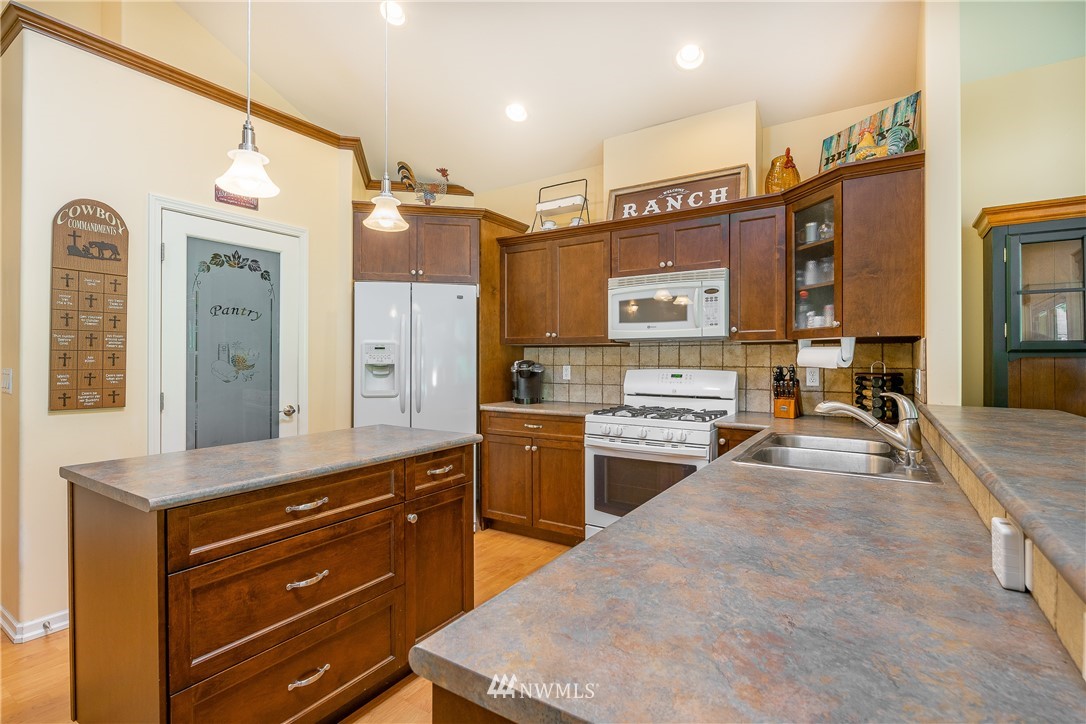 4280 Masterson Road Blaine, WA 98230 - Photo 15 of 40 Gallery Image 15