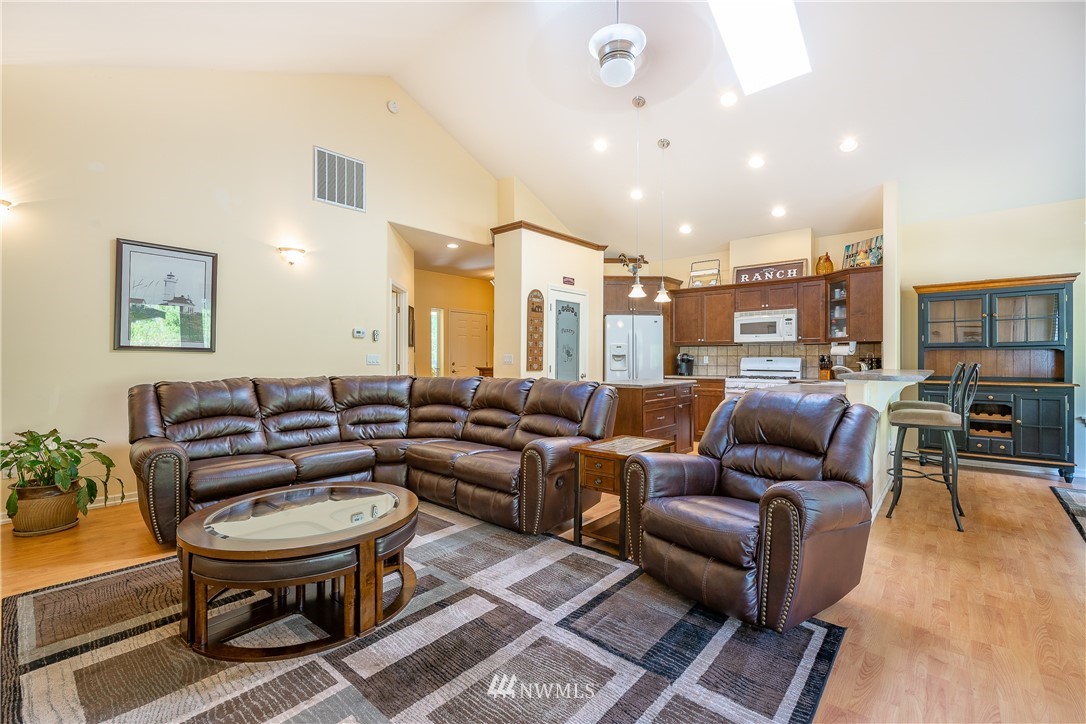 4280 Masterson Road Blaine, WA 98230 - Photo 10 of 40 Gallery Image 10