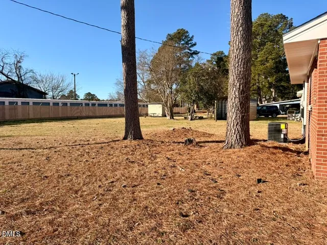 $1,100 | 910 East Divine Street, Dunn, NC 28334