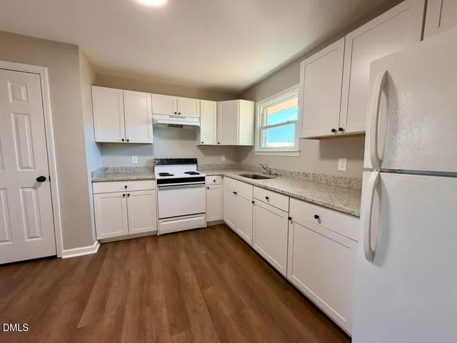 $1,100 | 910 East Divine Street, Dunn, NC 28334