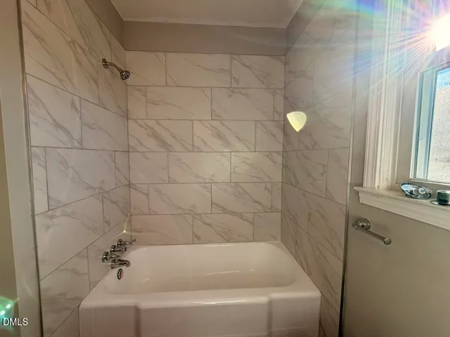 $1,100 | 910 East Divine Street, Dunn, NC 28334