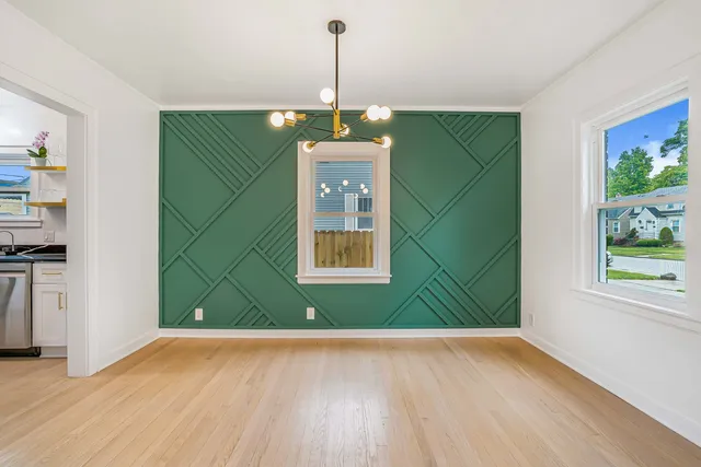 $385,000 | 9602 South Troy Avenue, Evergreen Park, IL 60805