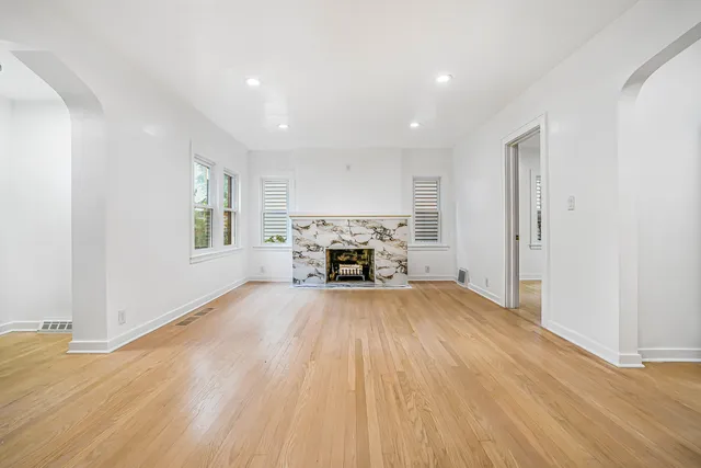 $385,000 | 9602 South Troy Avenue, Evergreen Park, IL 60805