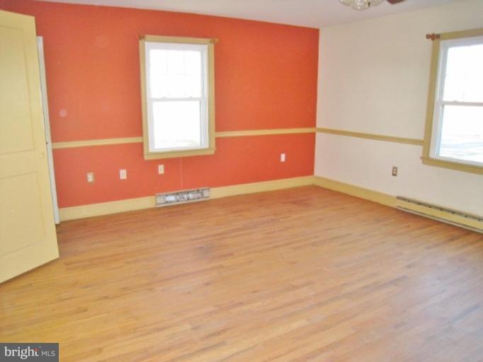 8438 Summit Point Road Charles Town, WV 25414 - Photo 15 of 20 Living Room