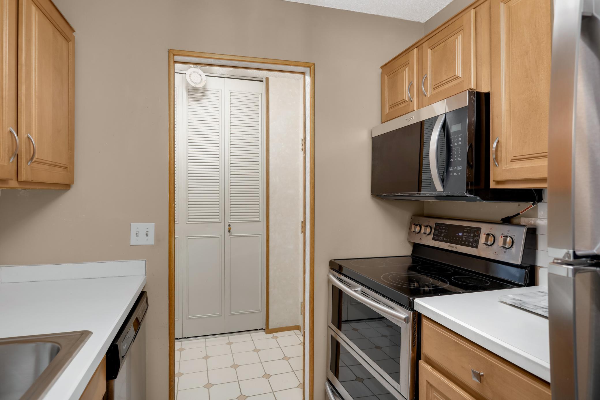 179 Little Canada Road East, Unit 327 Little Canada, MN 55117 - Photo 11 of 46