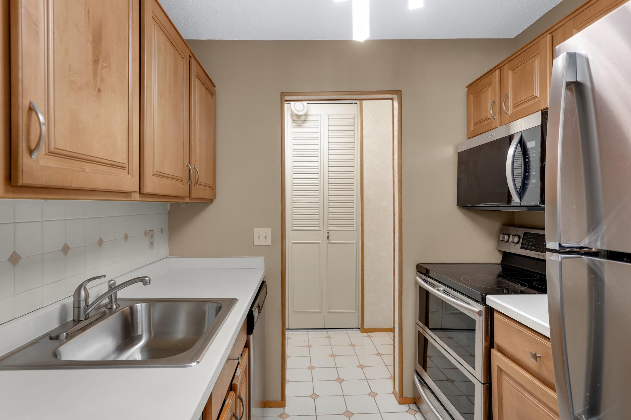 179 Little Canada Road East, Unit 327 Little Canada, MN 55117 - Photo 9 of 46