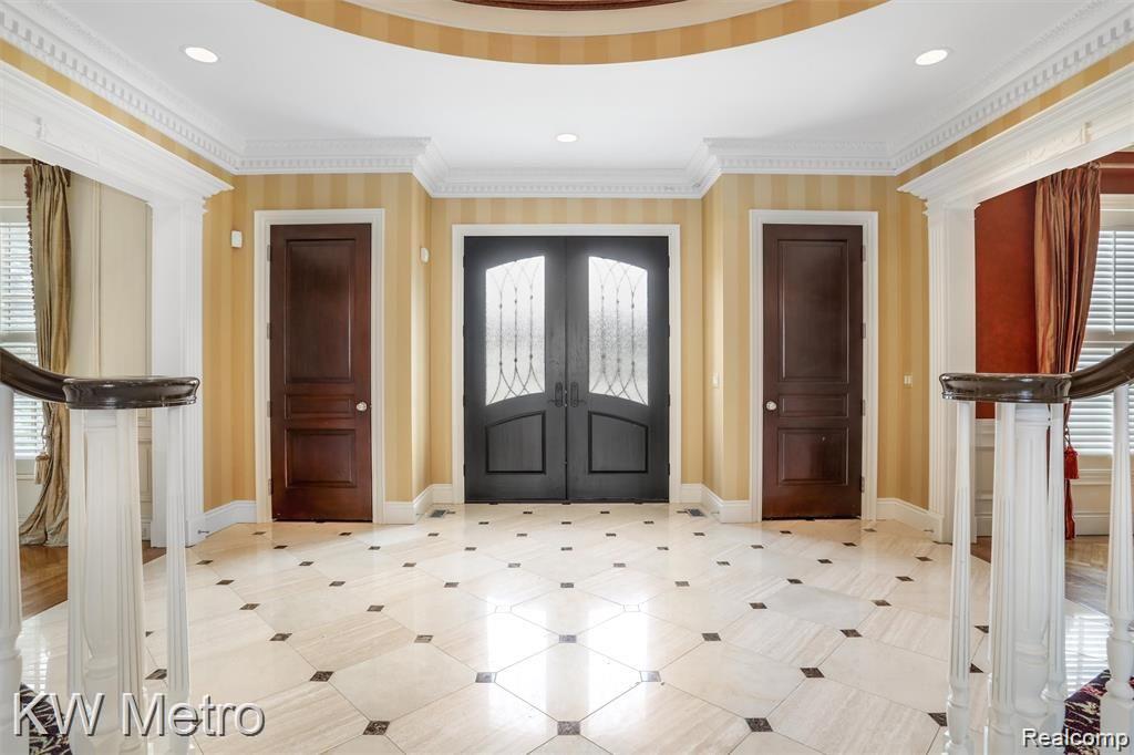 4640 Wind Ridge Court Rochester, MI 48306 - Photo 5 of 59