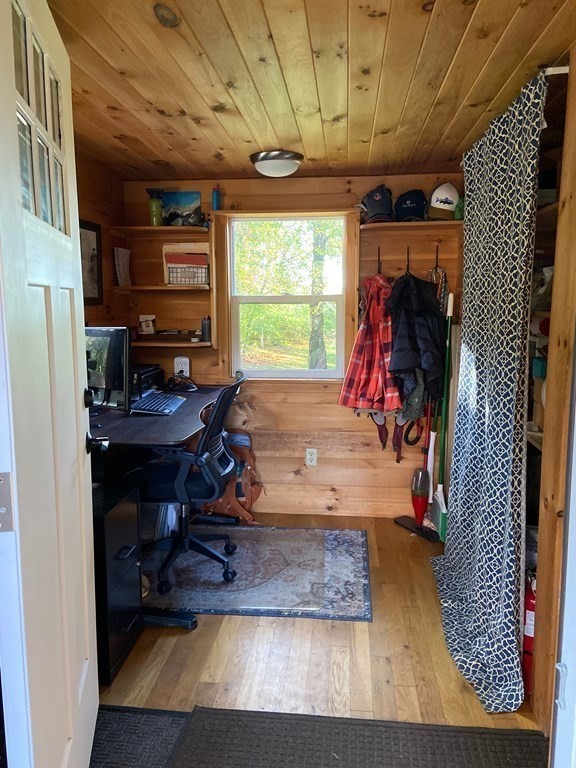 74 Webb Road New Braintree, MA 01531 - Photo 4 of 42 Gallery Image 4