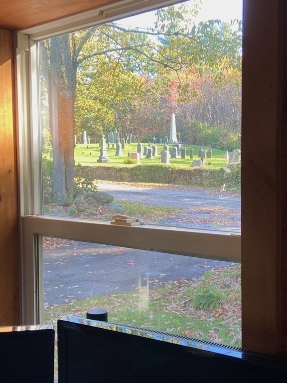 74 Webb Road New Braintree, MA 01531 - Photo 6 of 42 Gallery Image 6