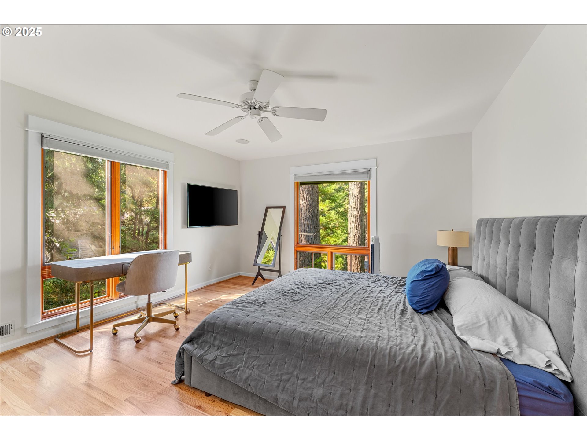 2883 Southwest Champlain Drive Portland, OR 97205 - Photo 11 of 32 Gallery Image 11