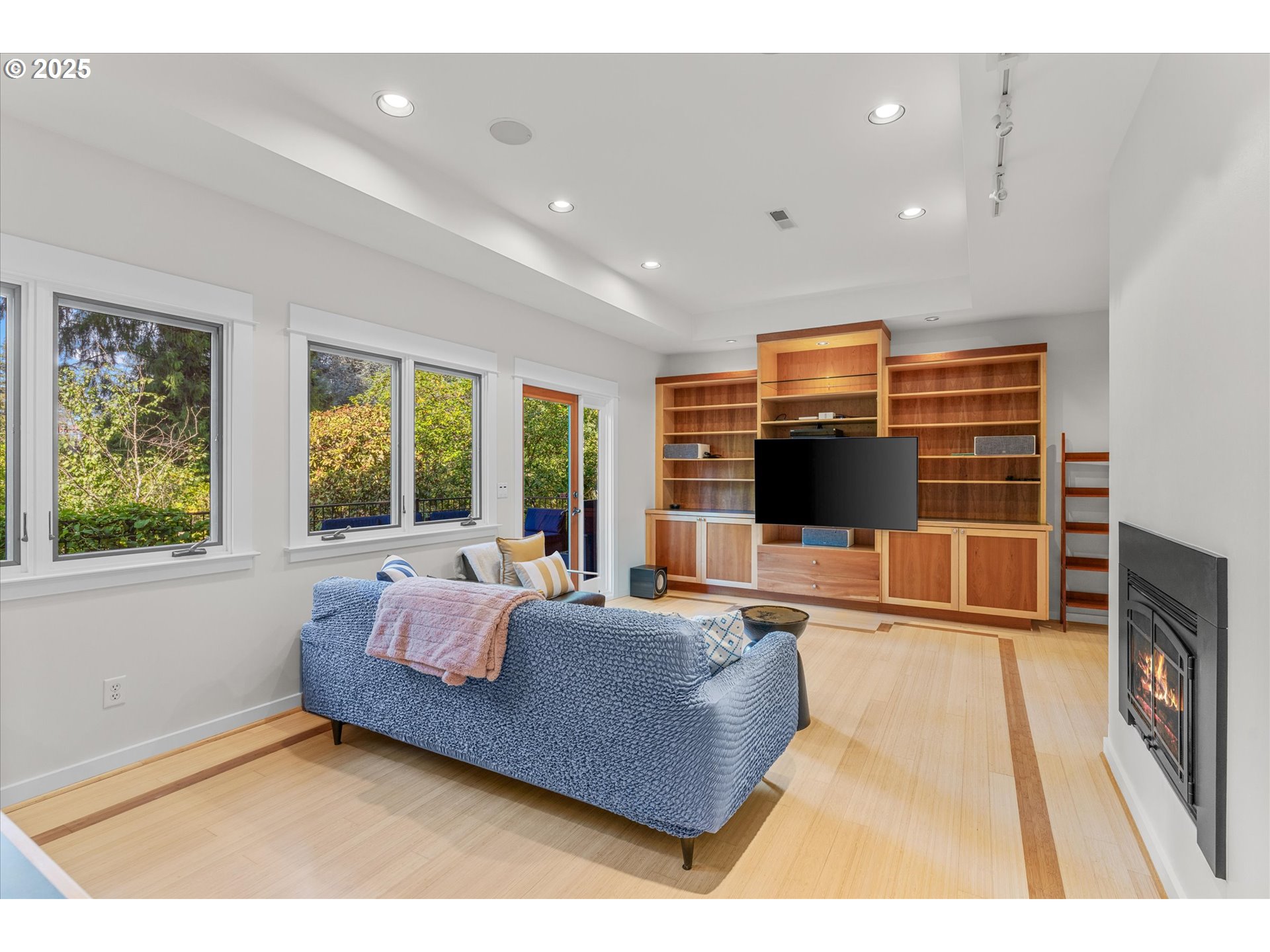 2883 Southwest Champlain Drive Portland, OR 97205 - Photo 16 of 32 Gallery Image 16