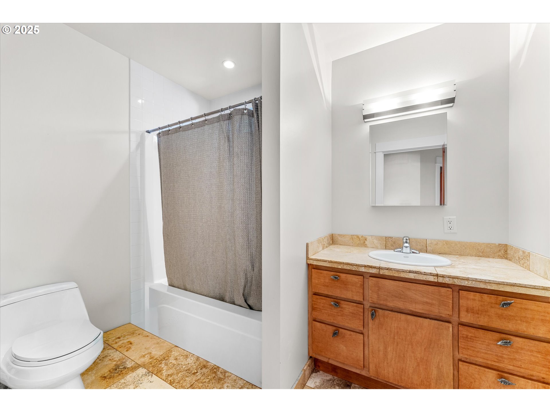 2883 Southwest Champlain Drive Portland, OR 97205 - Photo 20 of 32 Gallery Image 20