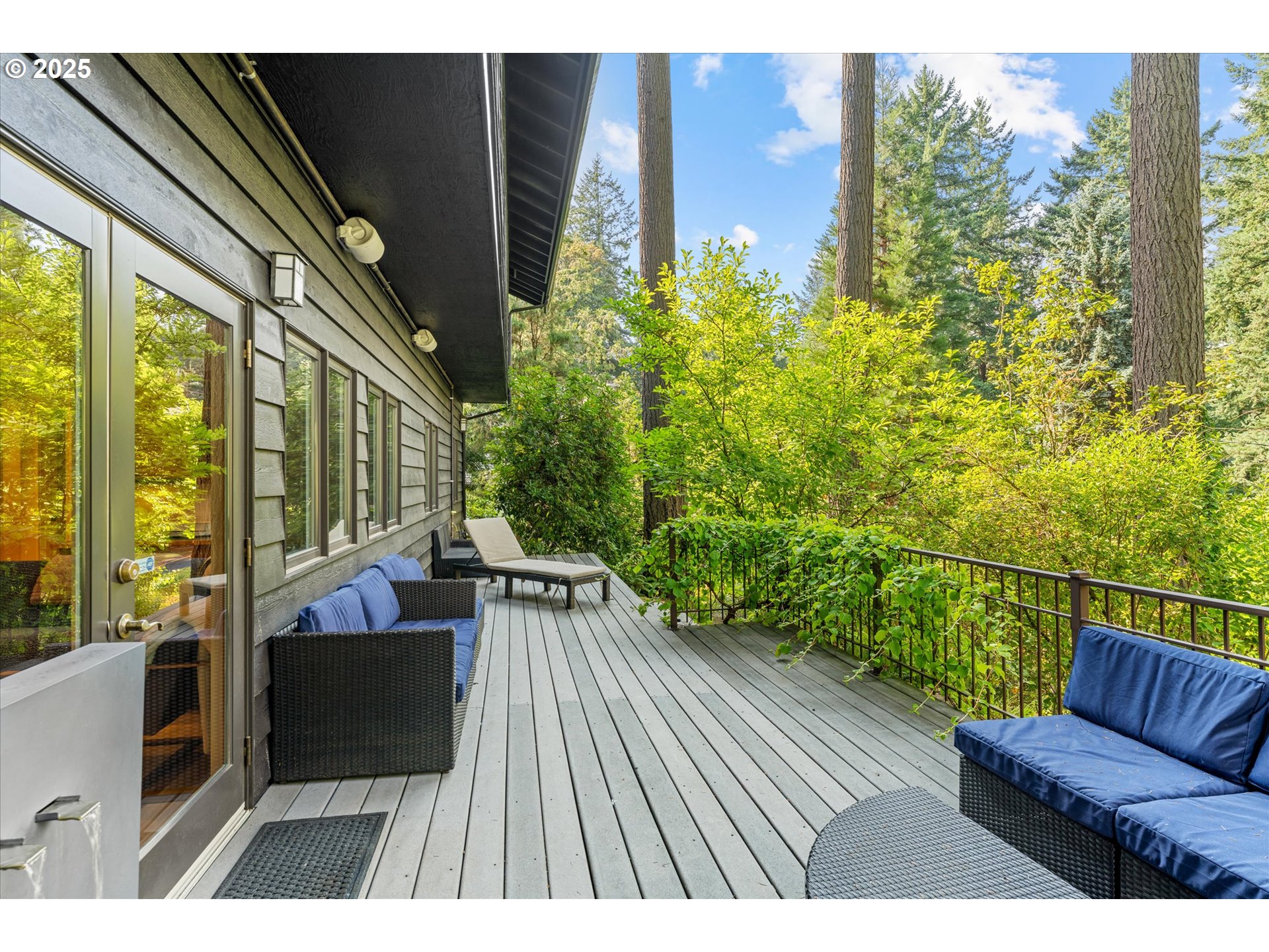2883 Southwest Champlain Drive Portland, OR 97205 - Photo 25 of 32 Gallery Image 25