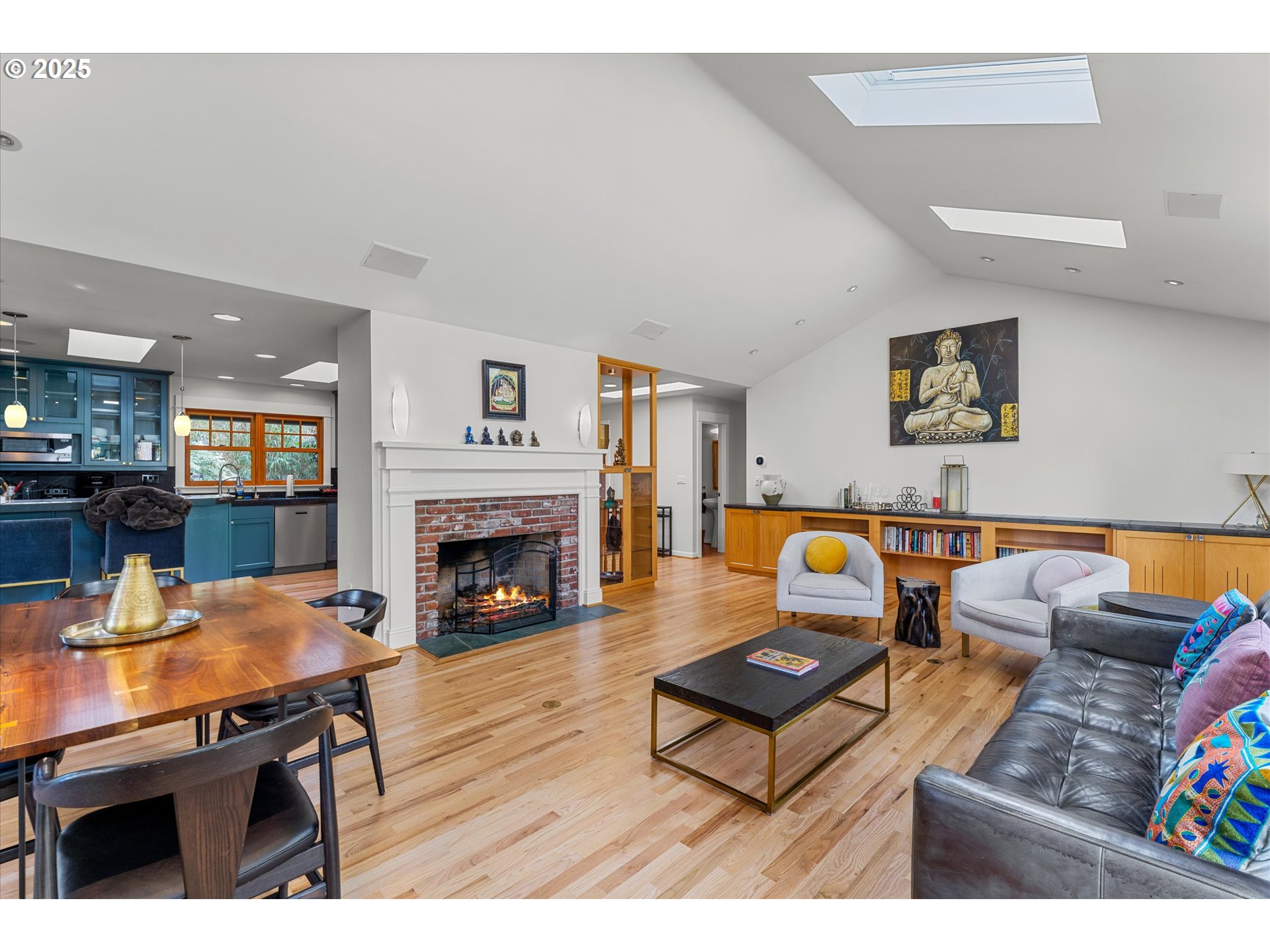 2883 Southwest Champlain Drive Portland, OR 97205 - Photo 4 of 32 Gallery Image 4