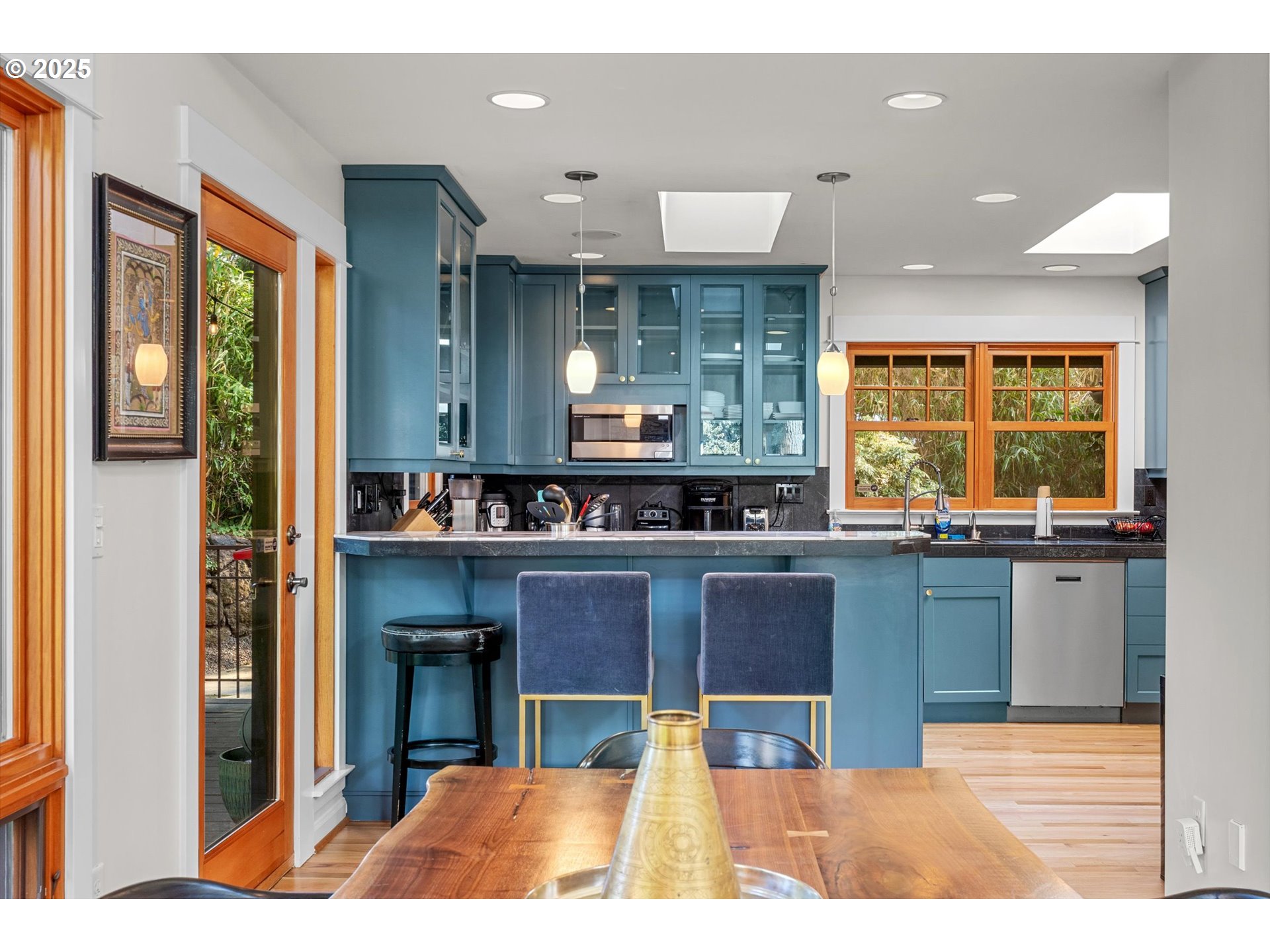 2883 Southwest Champlain Drive Portland, OR 97205 - Photo 8 of 32 Gallery Image 8