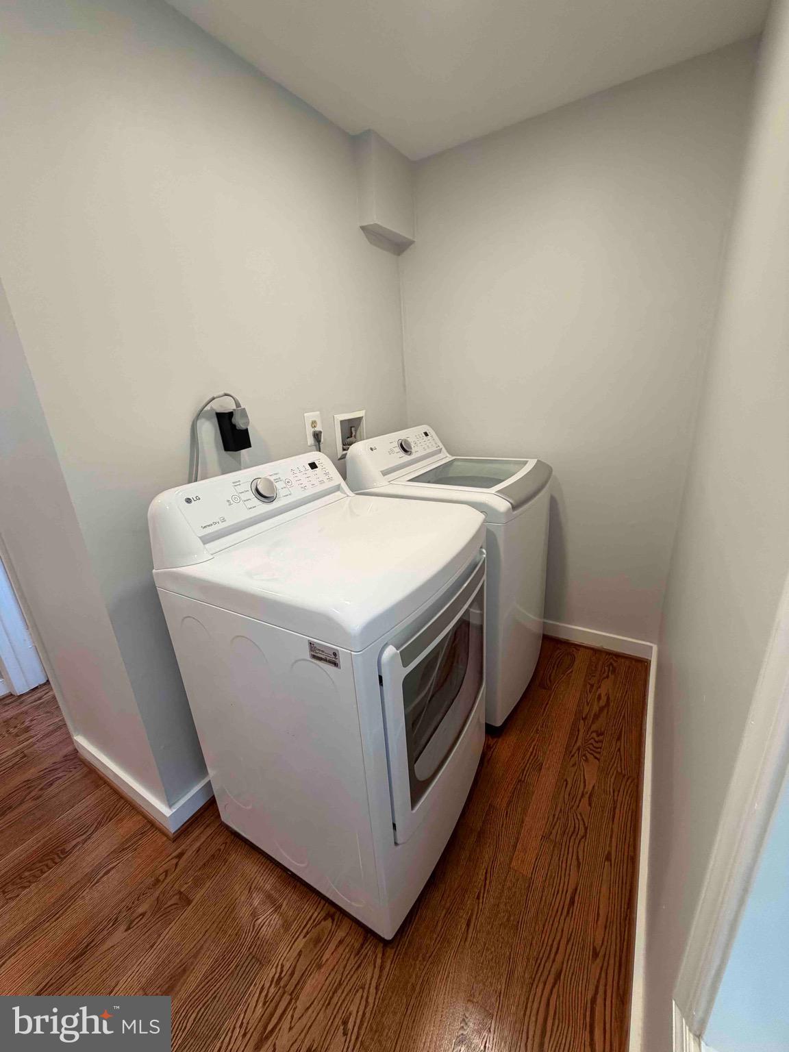 2283 Dosinia Court Reston, VA 20191 - Photo 24 of 27 Laundry Area