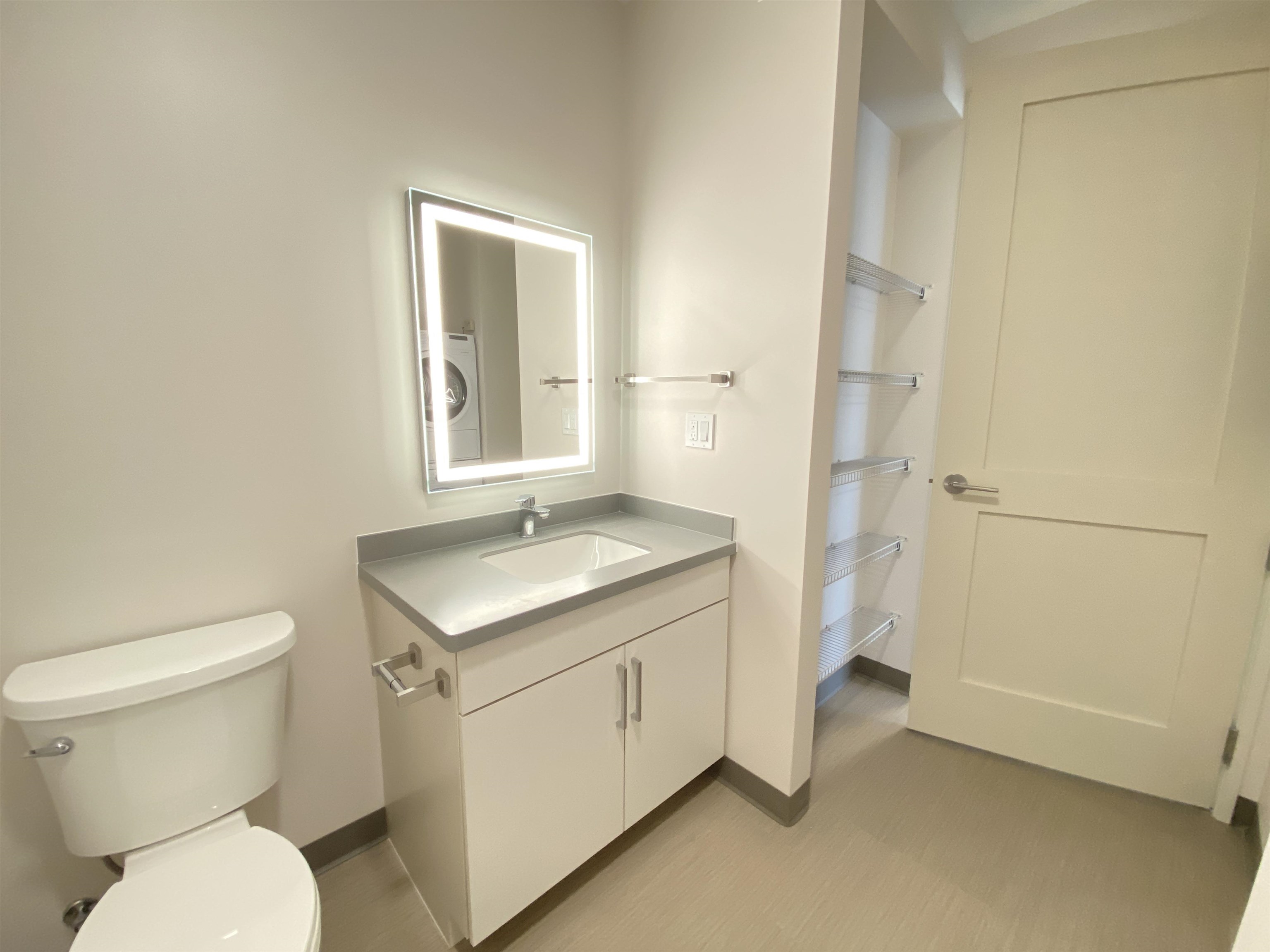 409 Elm Street, Unit 202 Manchester, NH 03101 - Photo 16 of 39