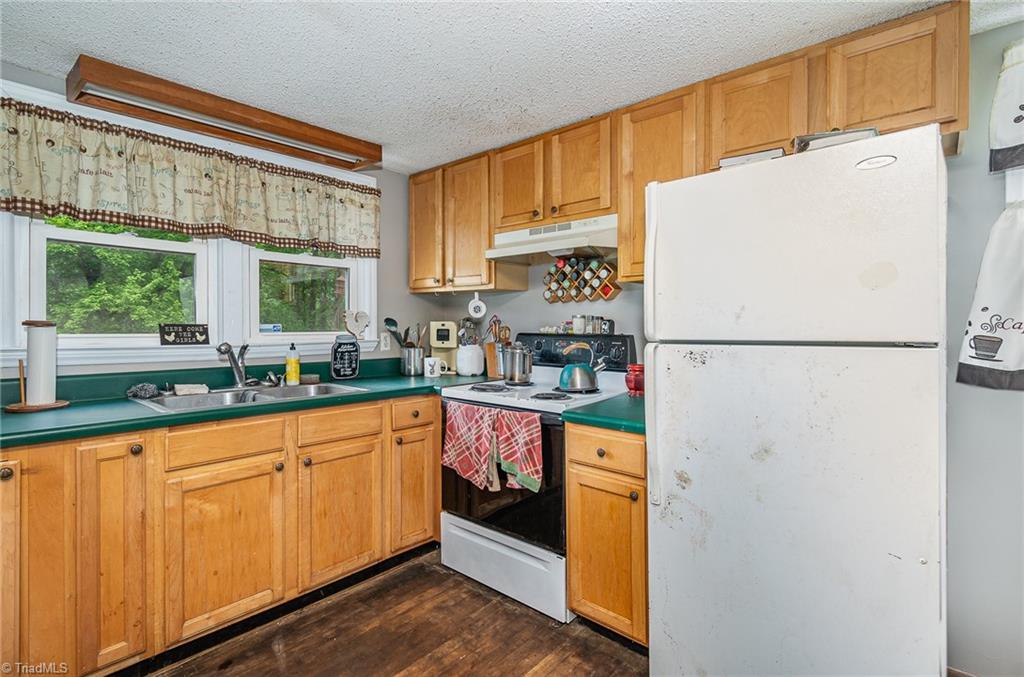 2724 Simpson Mill Road Mount Airy, NC 27030 - Photo 13 of 25 Gallery Image 13