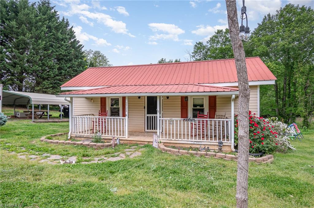 2724 Simpson Mill Road Mount Airy, NC 27030 - Photo 4 of 25 Gallery Image 4