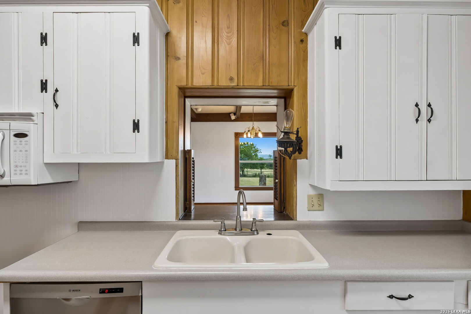 48 Holiday Road Comfort, TX 78013 - Photo 12 of 49 Gallery Image 12