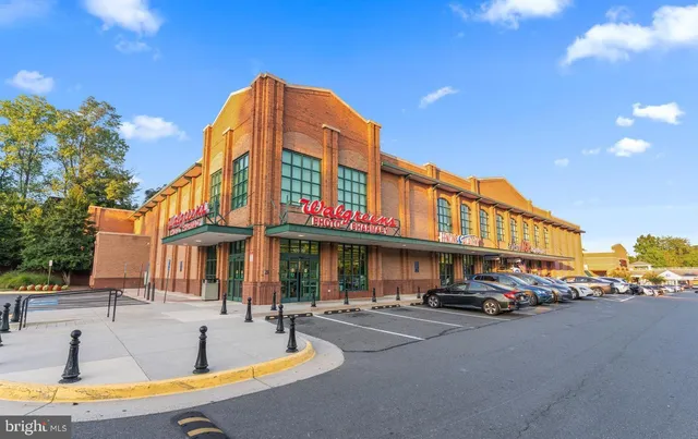 $670,000 | 10328 Sager Avenue, Unit 217, Fairfax, VA 22030