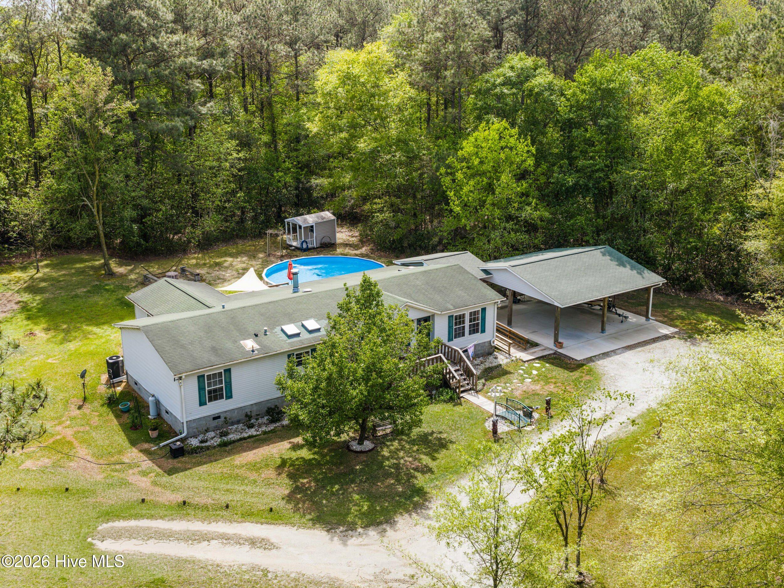 127 Rojay Lane Richlands, NC 28574 - Photo 7 of 100 DJI_20260408151213_0037_D