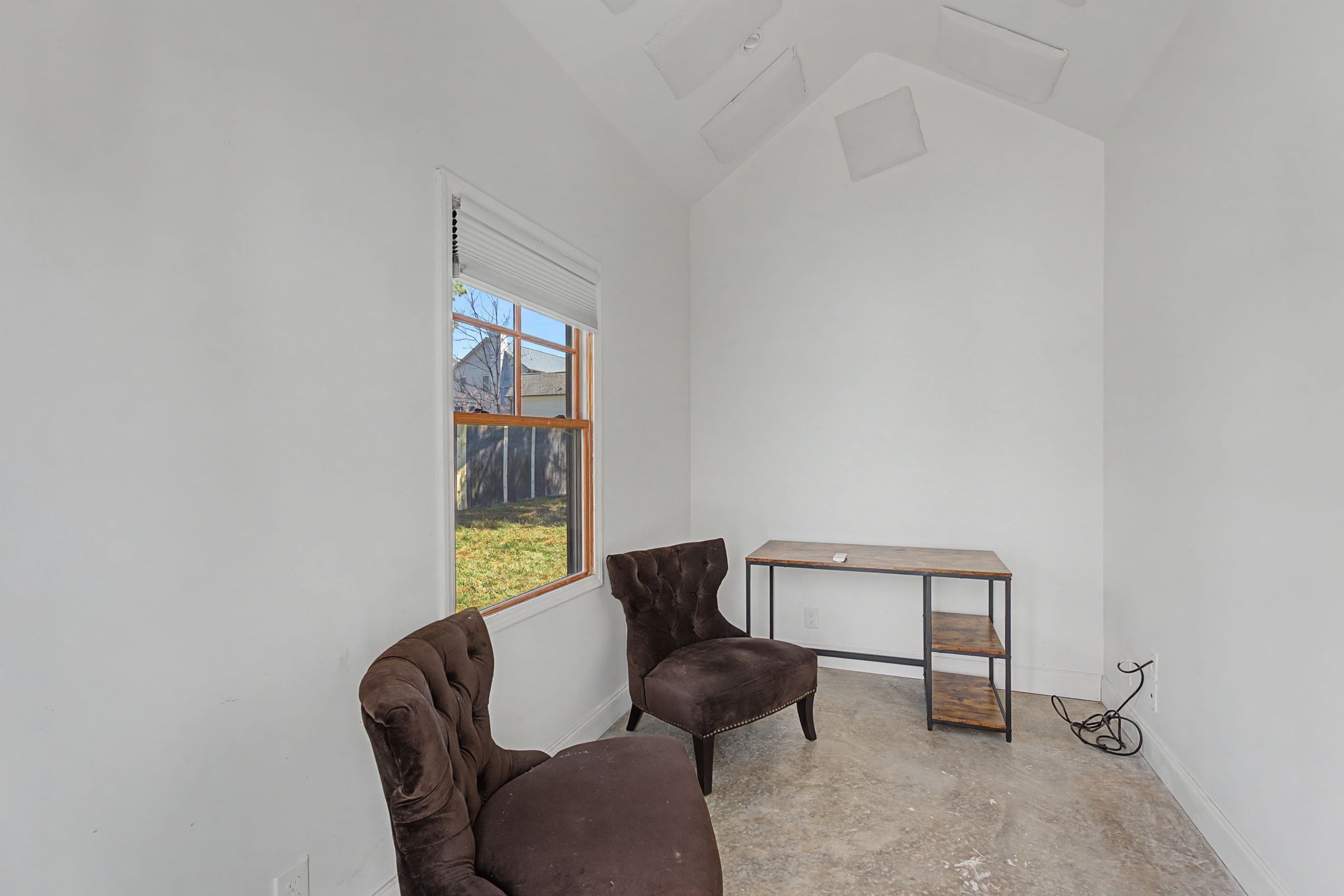 4108 A Lone Oak Road Nashville, TN 37215 - Photo 34 of 36 a living room with furniture and a window