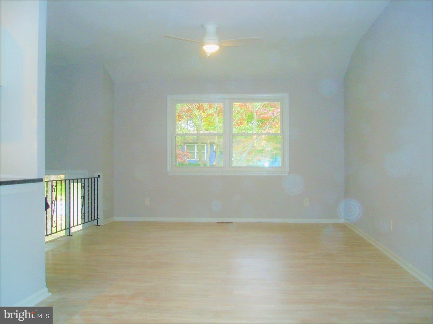 255 Peppermill Road West Berlin, NJ 08091 - Photo 7 of 22 Living Room