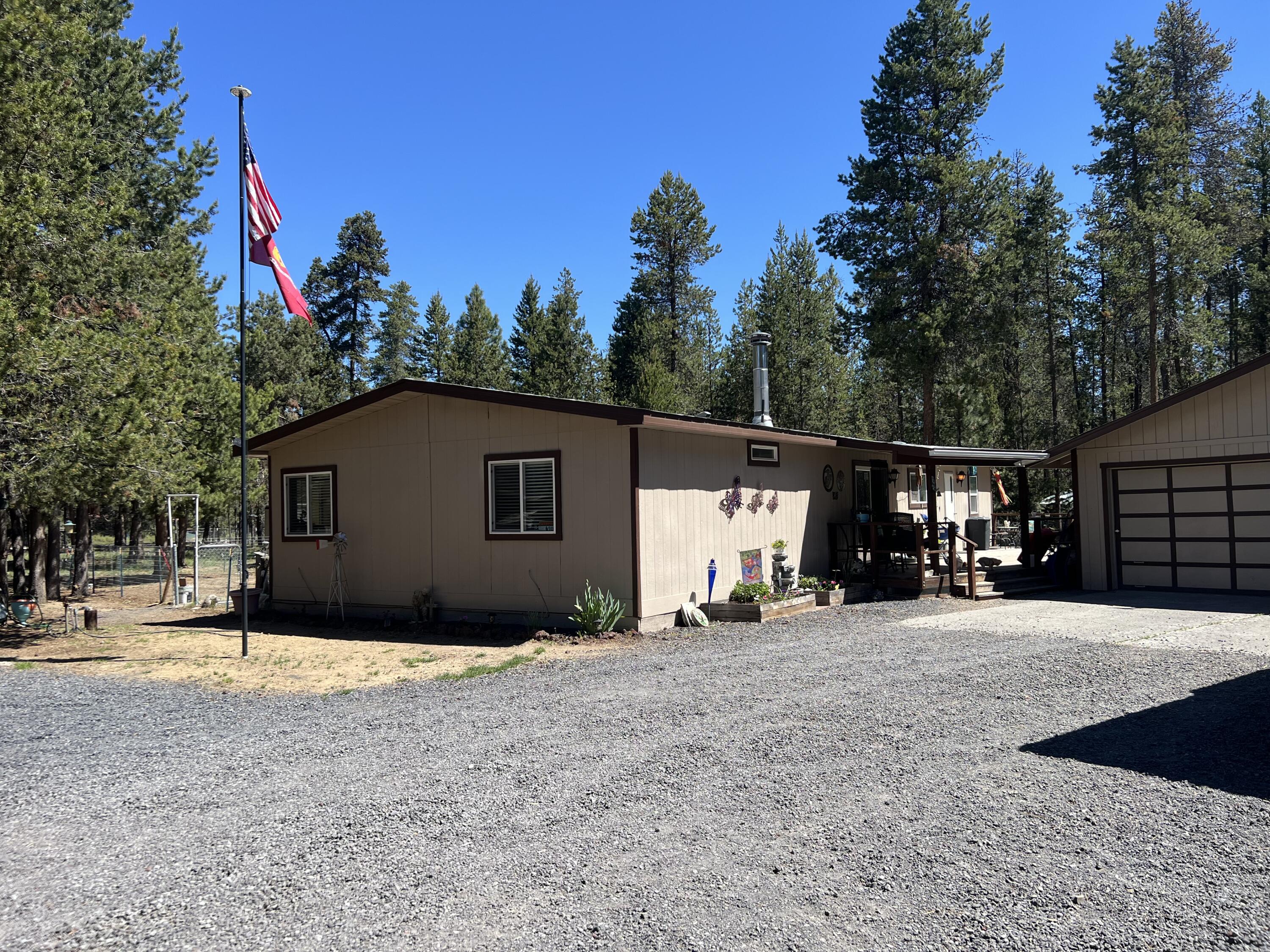 53506 Day Road La Pine, OR 97739 - Photo 2 of 26