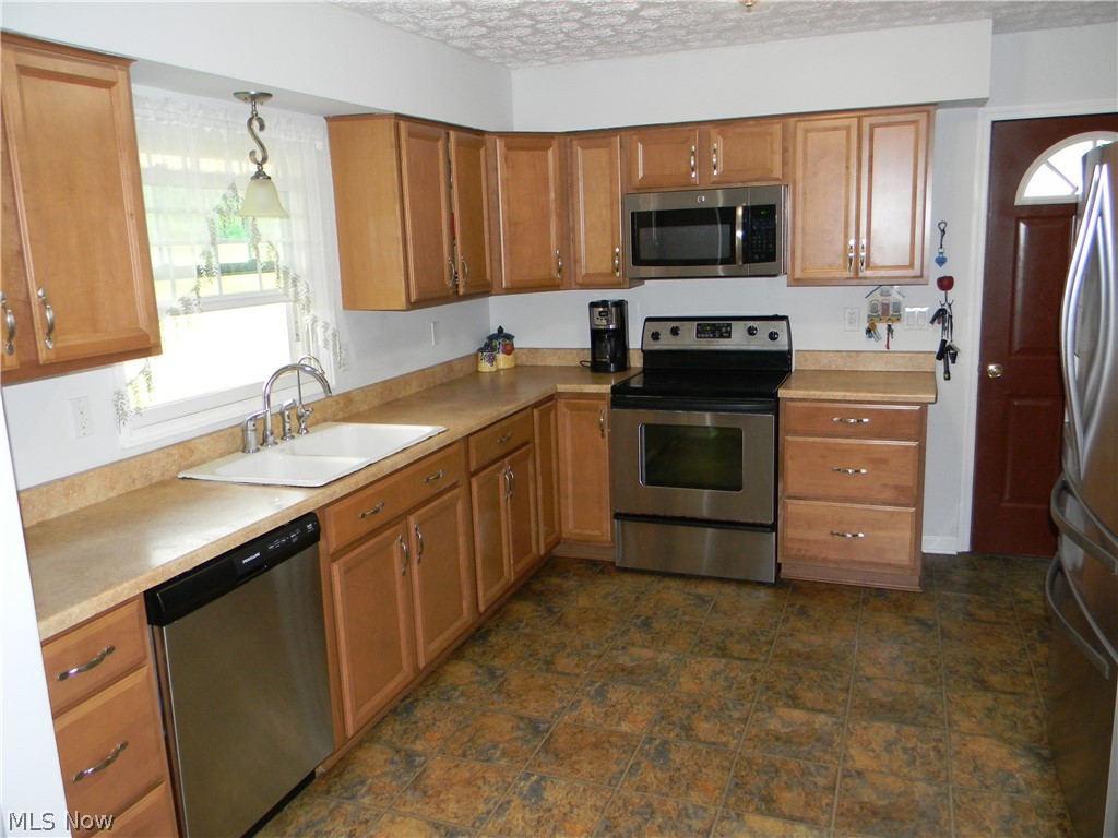 3486 Jones Road Diamond, OH 44412 - Photo 2 of 33 Gallery Image 2