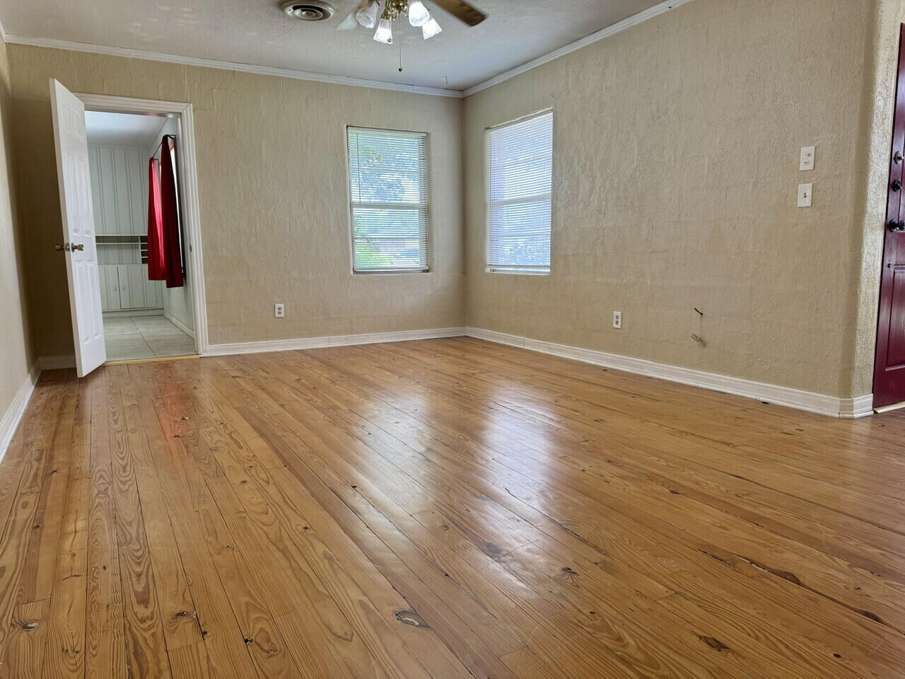 4807 9th Street Lubbock, TX 79416 - Photo 4 of 27 IMG_3103